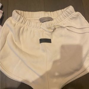 ESSENTIALS- Fear of God shorts